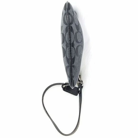 Coach wristlet  - Picture 5 of 8